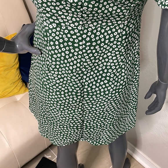 PIERAN Floral Mini Dress | Green | Medium - Picture 7 of 9